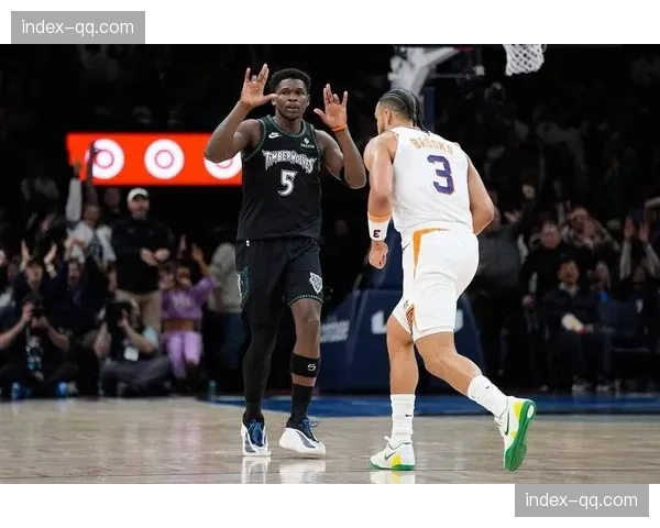 爱德华兹：真想跳球赢文班但裁判得帮帮我才行，他太高了