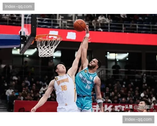 CBA季后赛12进8次战：青岛国信水产逆转山西汾酒，将比赛拖入决胜局