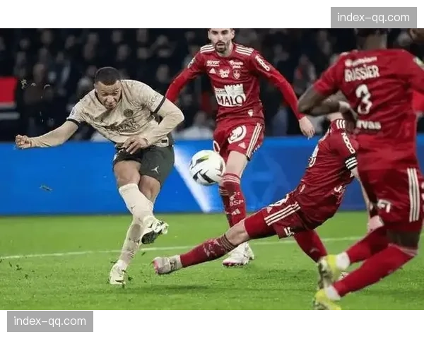 whoscored前瞻：里昂vs马赛，两队边路对决将成为比赛关键看点